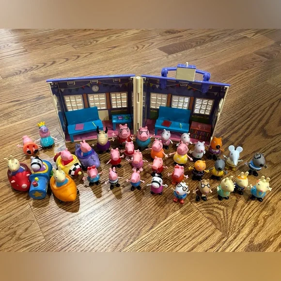 Peppa schoolhouse and figures - Picture 1 of 12